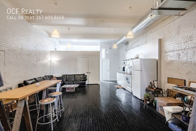 Building Photo - 1804-08 E. Hazzard-1B