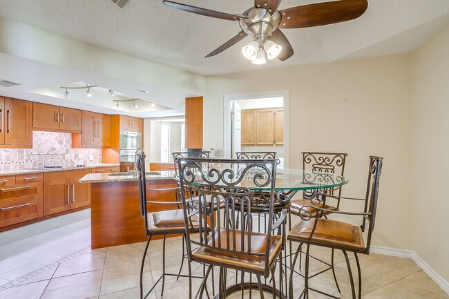 Building Photo - Great Move In Ready 3 Bedroom, 2 Bath Home Located in Northridge- Irving ISD- 75038