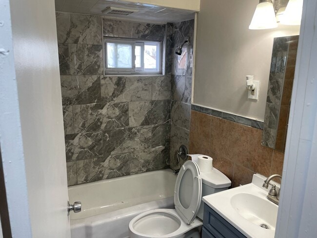 Building Photo - 575 Stuyvesant Ave