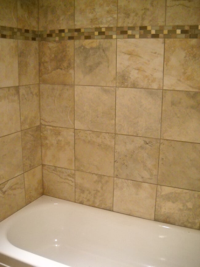 Building Photo - 2 Story Wimbledon Condo!