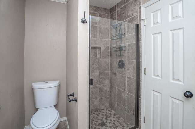 Building Photo - 4 Bedroom Home in North Little Rock with S...