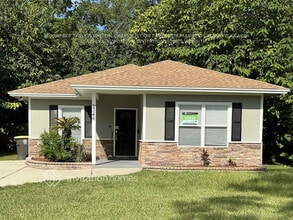 Building Photo - 2346 Somerset Rd