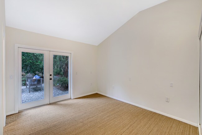 Building Photo - 16943 Hartland St