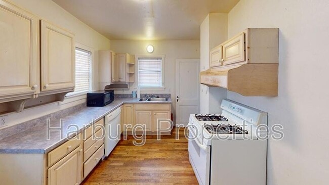 Building Photo - 3661 Iris Ave