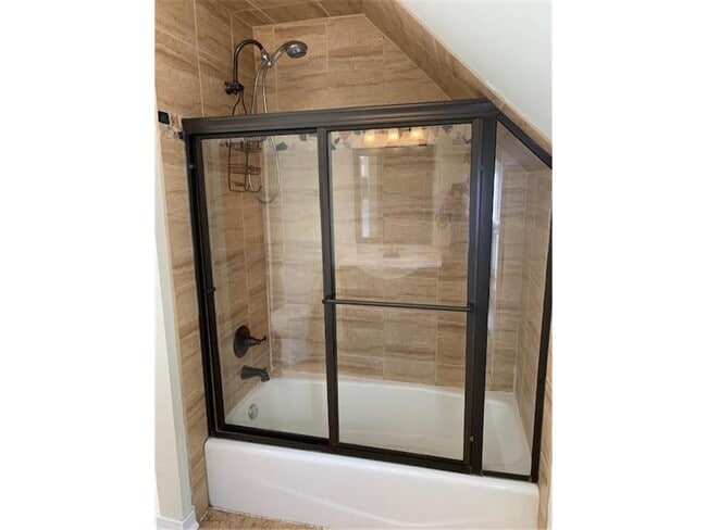 Building Photo - 522 View St