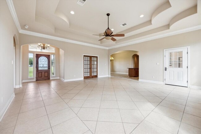 Building Photo - 144 Escondido Dr