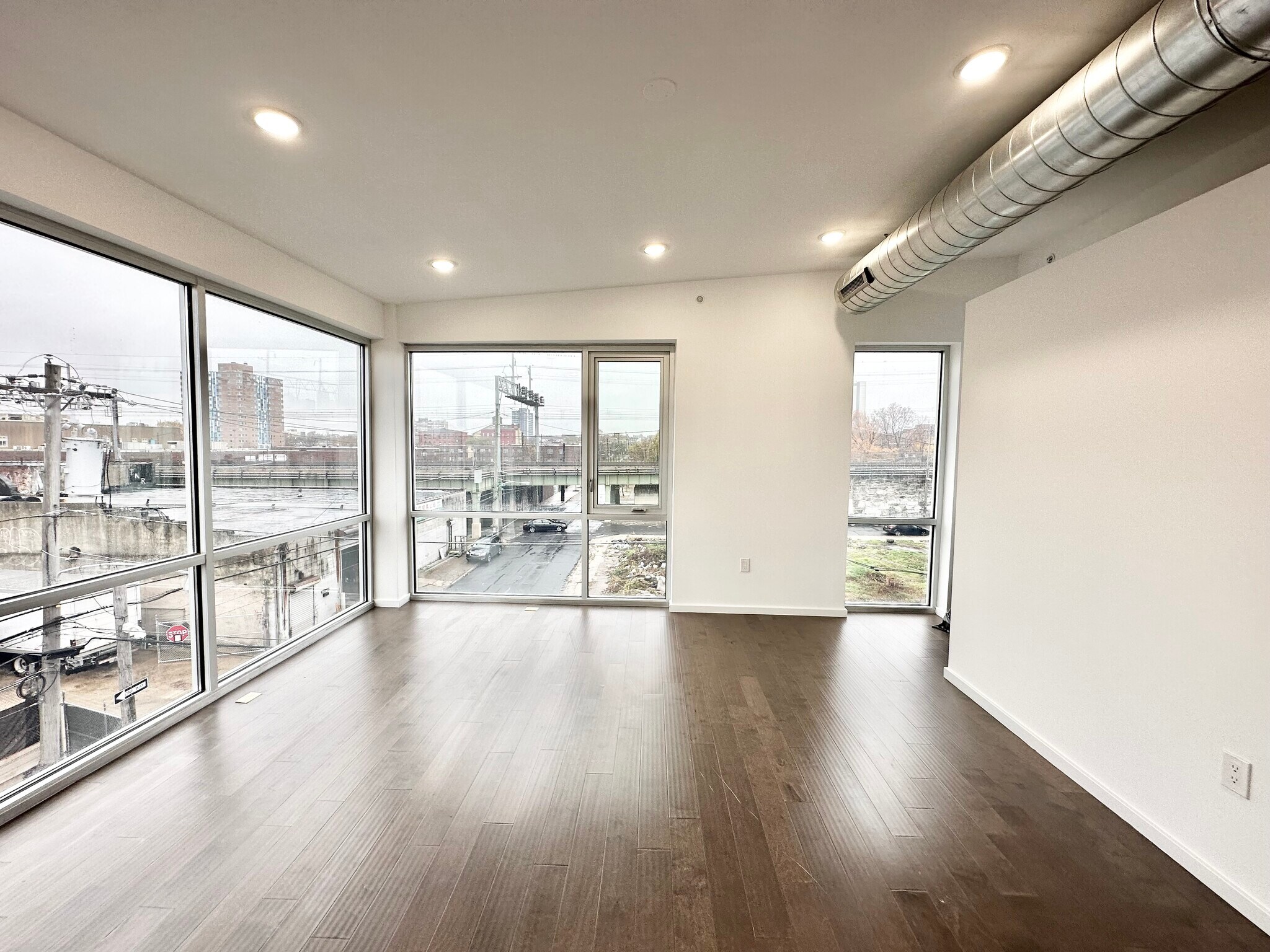 Building Photo - 1500 N 8th St