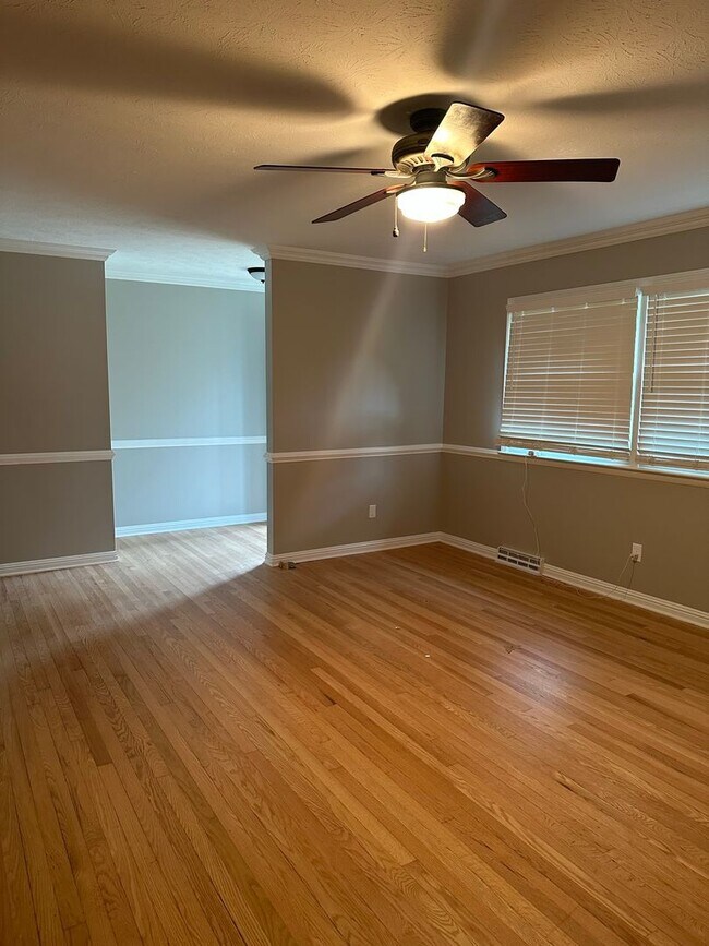 Building Photo - 11 Mountian Brook Rd.