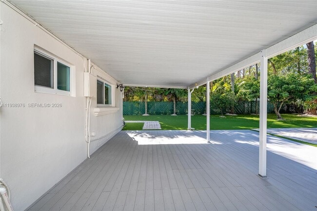 Building Photo - 5626 SW 69th Ave