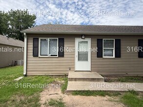 Building Photo - $595 - Available NOW! Beautiful 1 bedroom/ 1 bathroom Duplex