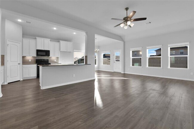 Building Photo - 13010 Laura Lake Dr