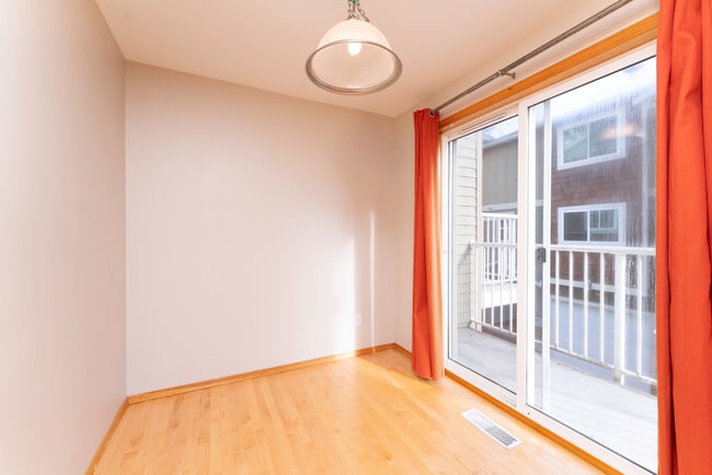 Building Photo - 1625 S Weller St