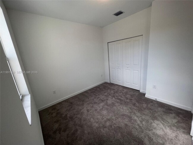 Building Photo - 1864 SE 27th Rd