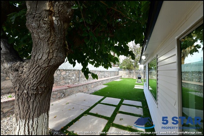 Building Photo - 3217 Wedgewood Dr