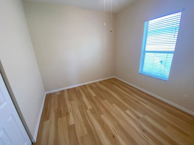 Building Photo - ANNUAL Lease – Unfurnished – Golf Course L...