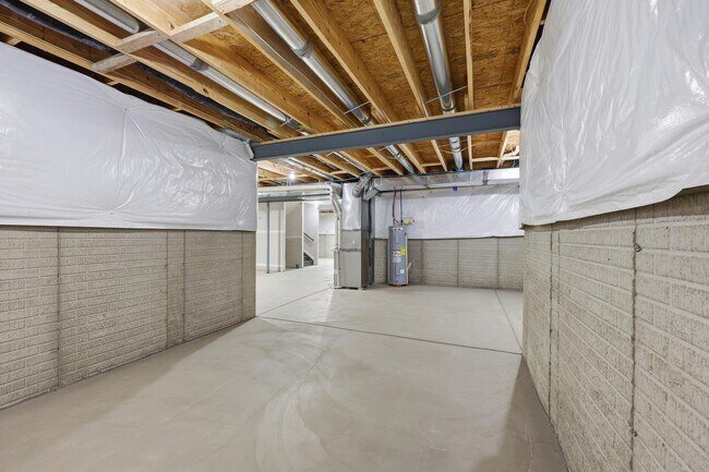 Building Photo - 5749 Shadowfair Ln