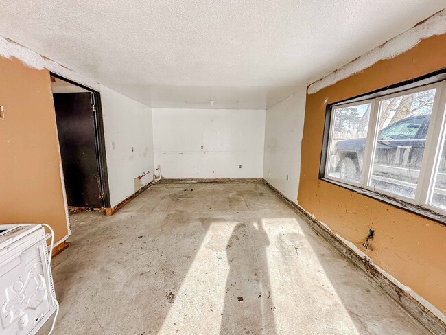 Building Photo - Unique and beautiful 2-3 bedroom home available for rent