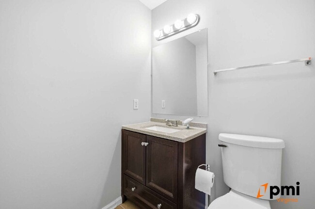 Building Photo - 2 PRIMARY BEDROOMS, LIVING ROOM AND DINING, PETS ALLOWED