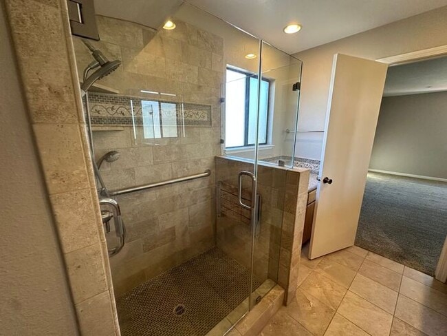 Building Photo - 285 Lemming Dr