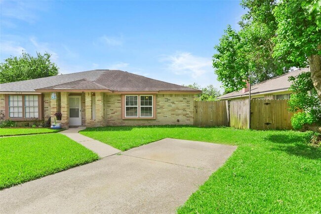 Primary Photo - 3110 Oak Rock