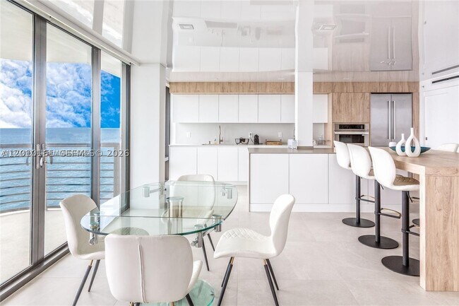 Building Photo - 250 S Ocean Dr