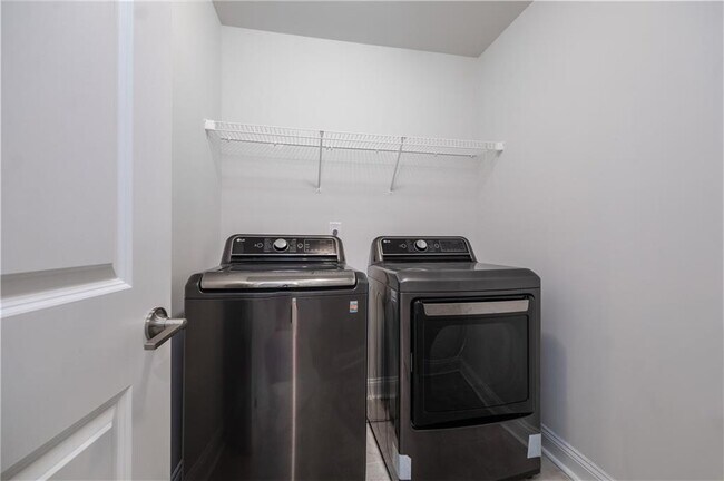 Building Photo - 1313 Harris Way S