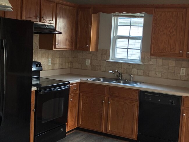 Building Photo - 110 Ashbury Dr