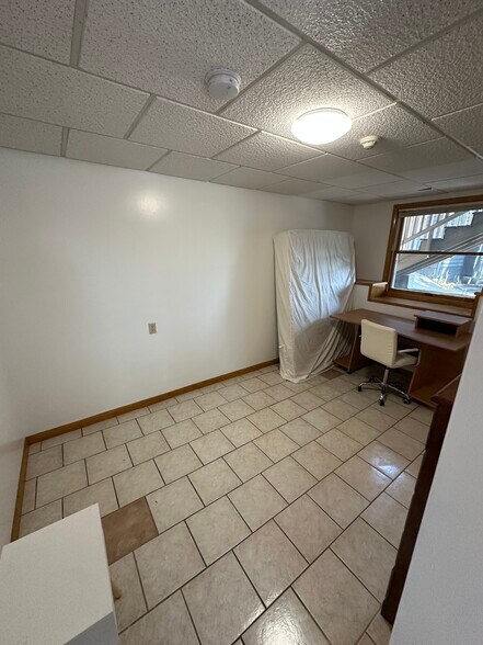 Building Photo - 105 Catherine St