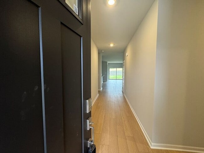 Building Photo - Clift Farm home WITH FENCED YARD