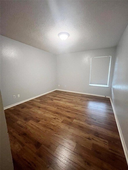 Building Photo - 8702 Dawnridge Cir