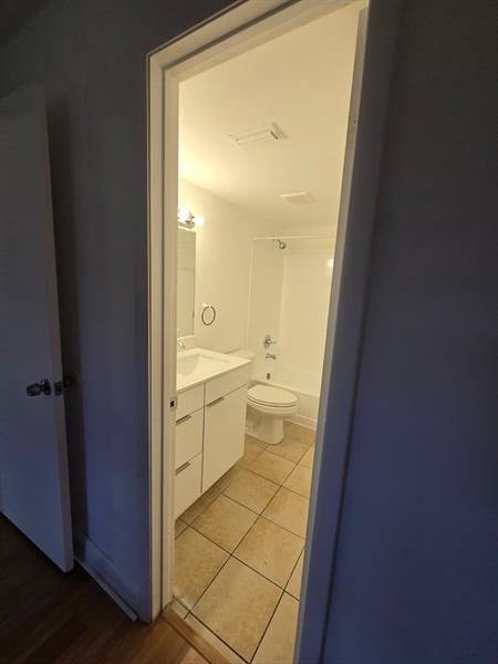 Building Photo - 1241 SW 46th Ave