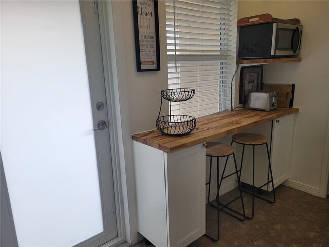 Building Photo - 2671 S Course Dr