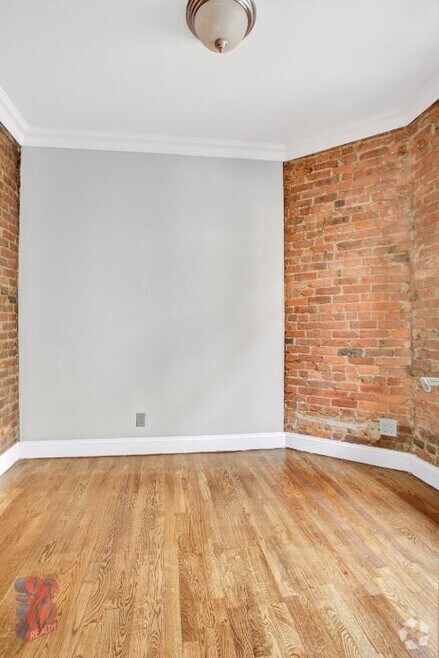 Building Photo - 410 E 13th St