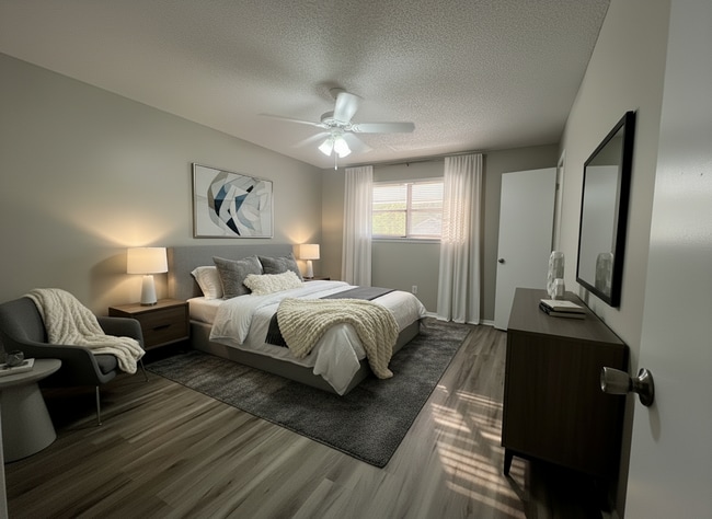 Building Photo - Newly 2 Bedroom and 1.5 Bath Townhome - With Parking