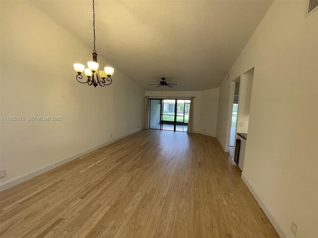 Building Photo - 16606 Greens Edge Cir