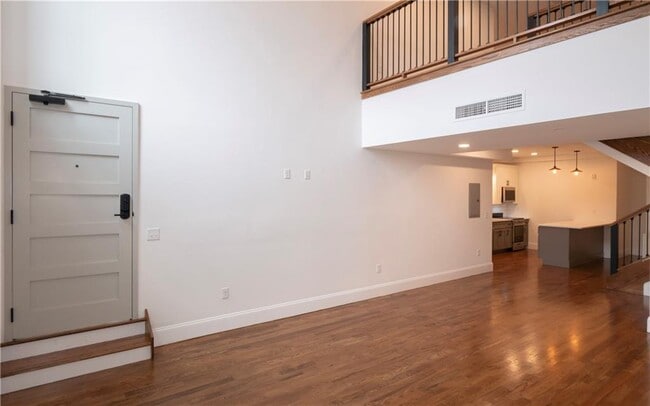 Building Photo - 15 Cranston Ave