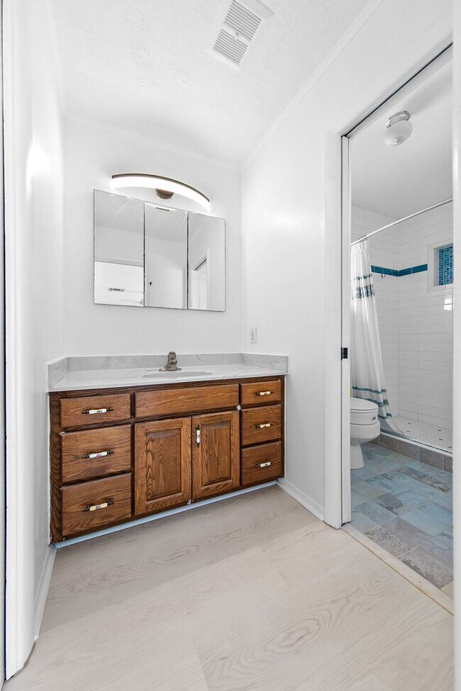 Building Photo - 7810 S Tropical Trail