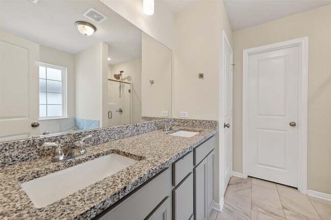 Building Photo - 14371 N Summerchase Cir