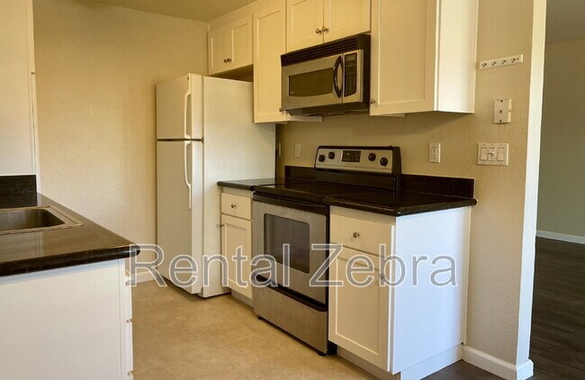 Building Photo - 233 Masters Ct