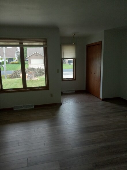 Building Photo - 1675 Delta Dr