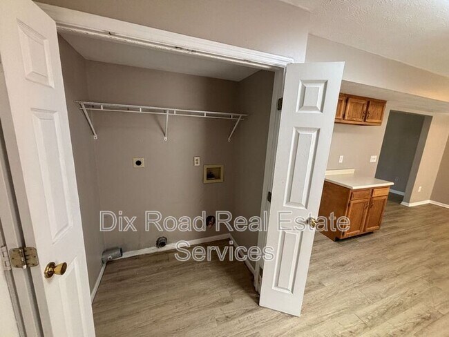 Building Photo - 307 Park Dr