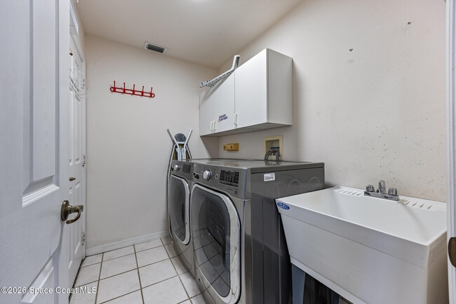 Building Photo - 1915 Worchester Way