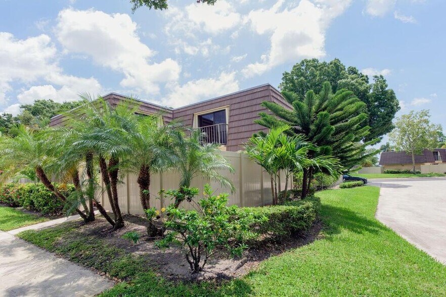 Building Photo - 7424 74th Way