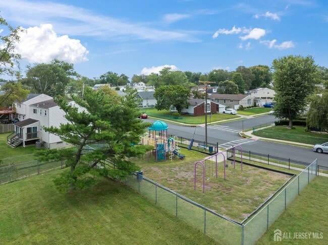 Building Photo - 106 Boulevard W