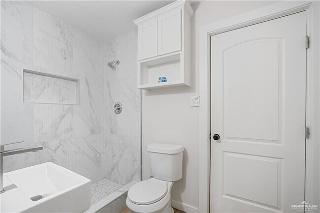 Building Photo - 819 S 16th St