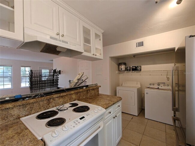 Building Photo - 620 SW 10th Ln