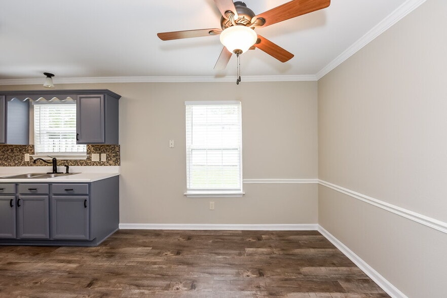 Building Photo - 3932 Rock Creek Dr