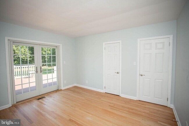 Building Photo - 196 Munger Ave