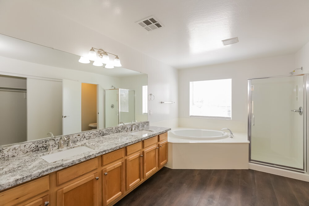 Building Photo - 7218 S 39th Dr