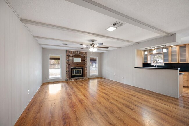 Building Photo - 23864 White Oak Ct